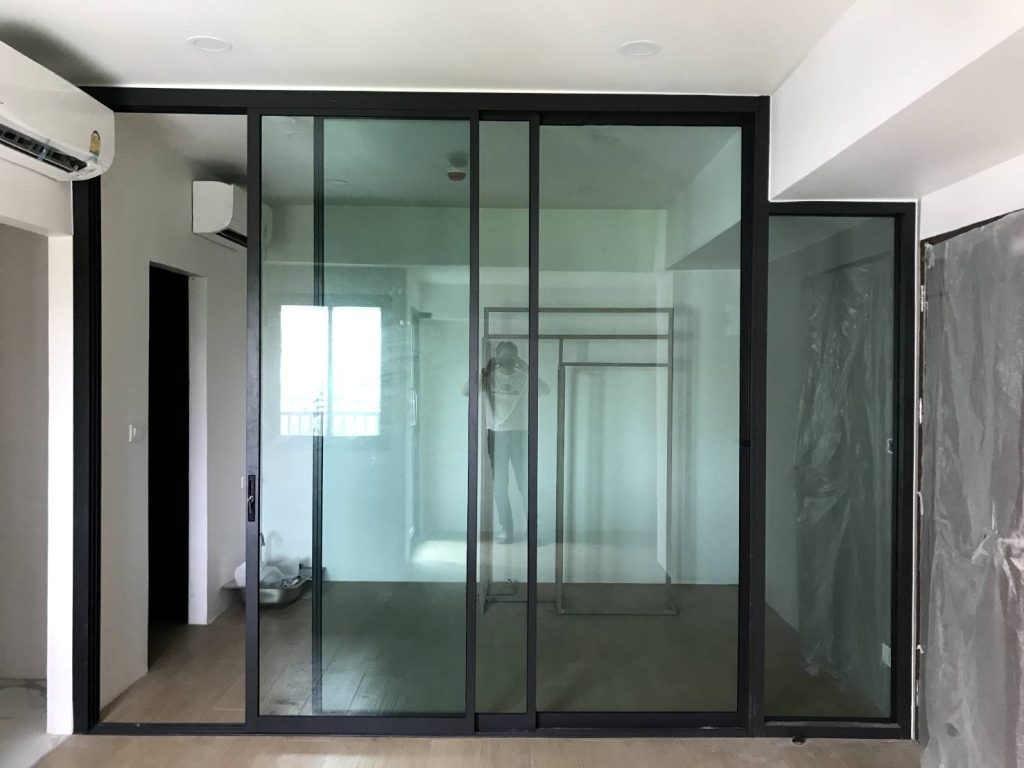 รับติดตั้งกระจกอลูมิเนียม