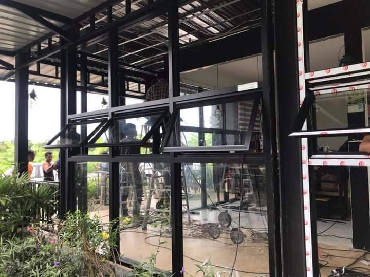 รับติดตั้งกระจกอลูมิเนียม